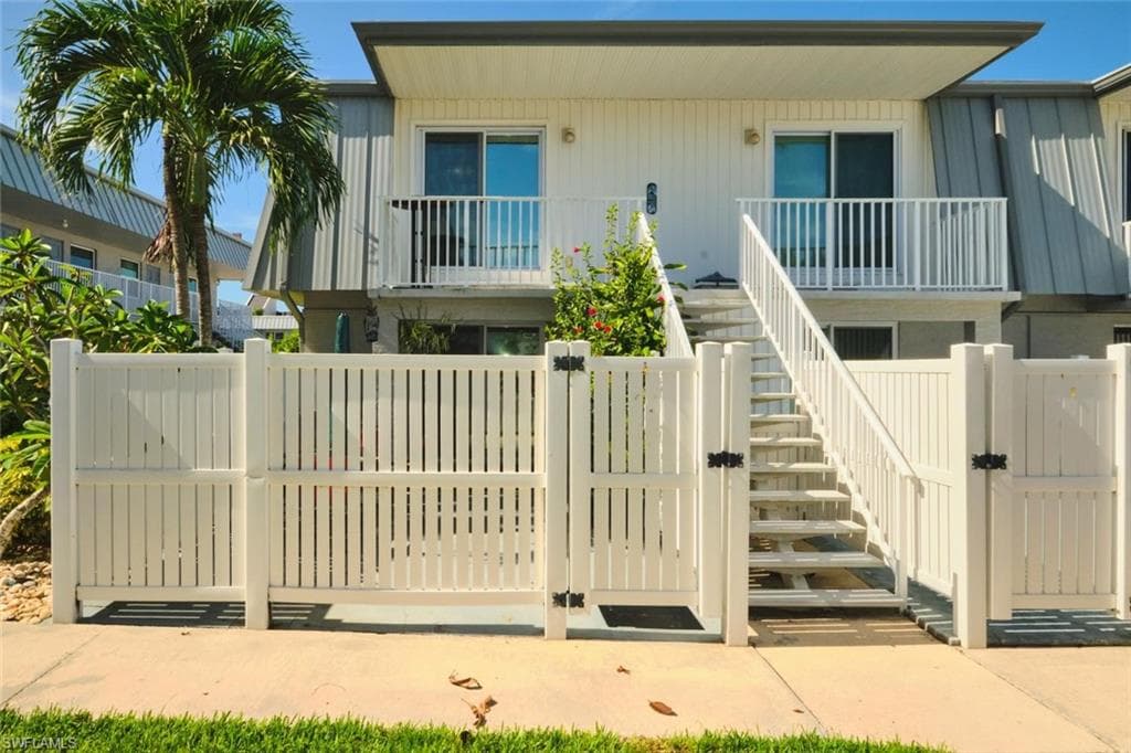 6777 Winkler RD 142-1