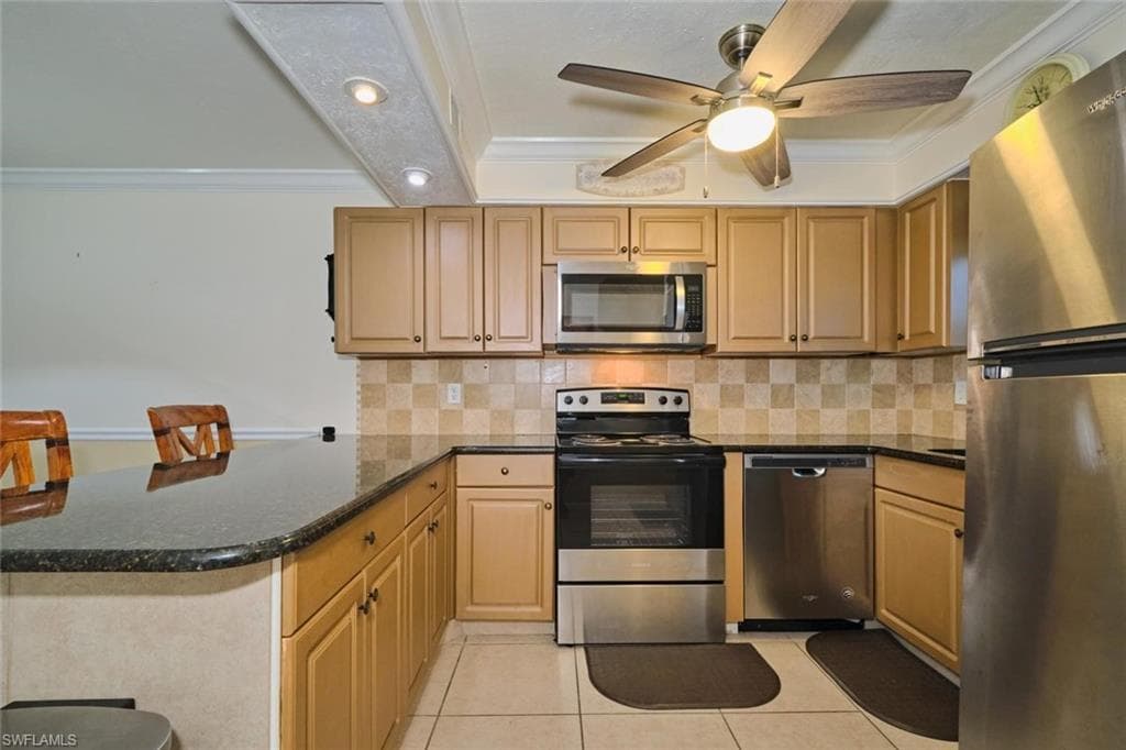 6777 Winkler RD 142-5