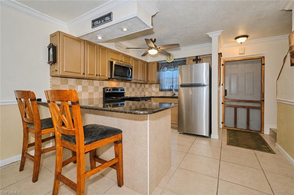 6777 Winkler RD 142-8