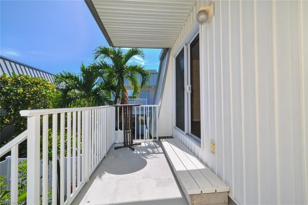 6777 Winkler RD 142-21