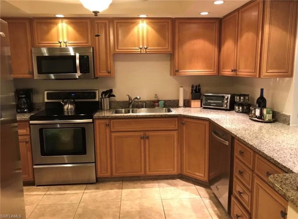 131 SW 47th TER 205-10