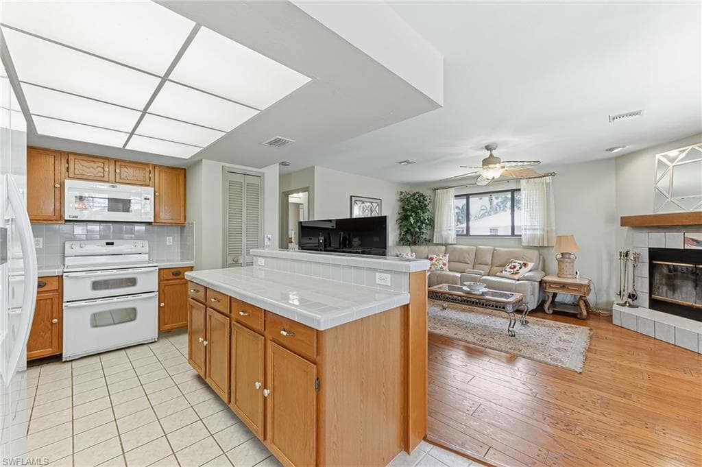 14366 Tamarac DR-26
