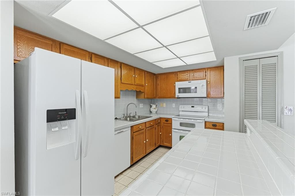14366 Tamarac DR-24