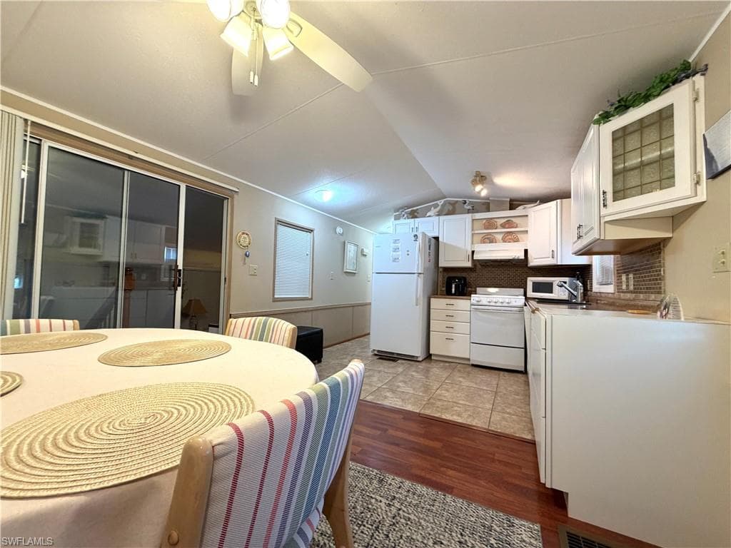 4591 Candlestick CT E-14