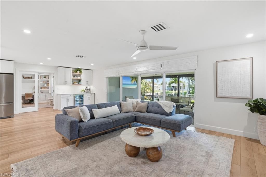405 Prather DR-11