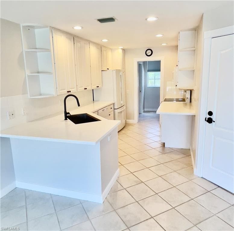 5669 Cove CIR-6