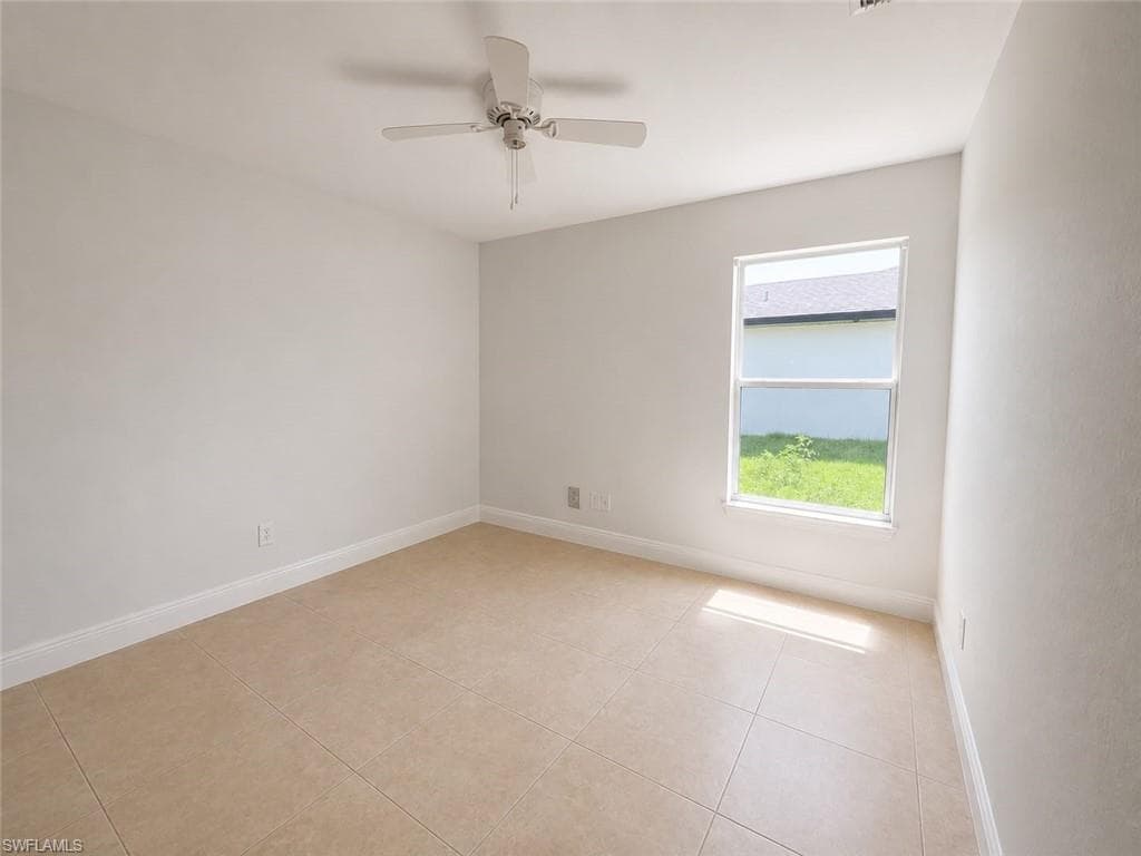 3306 39th ST SW-11