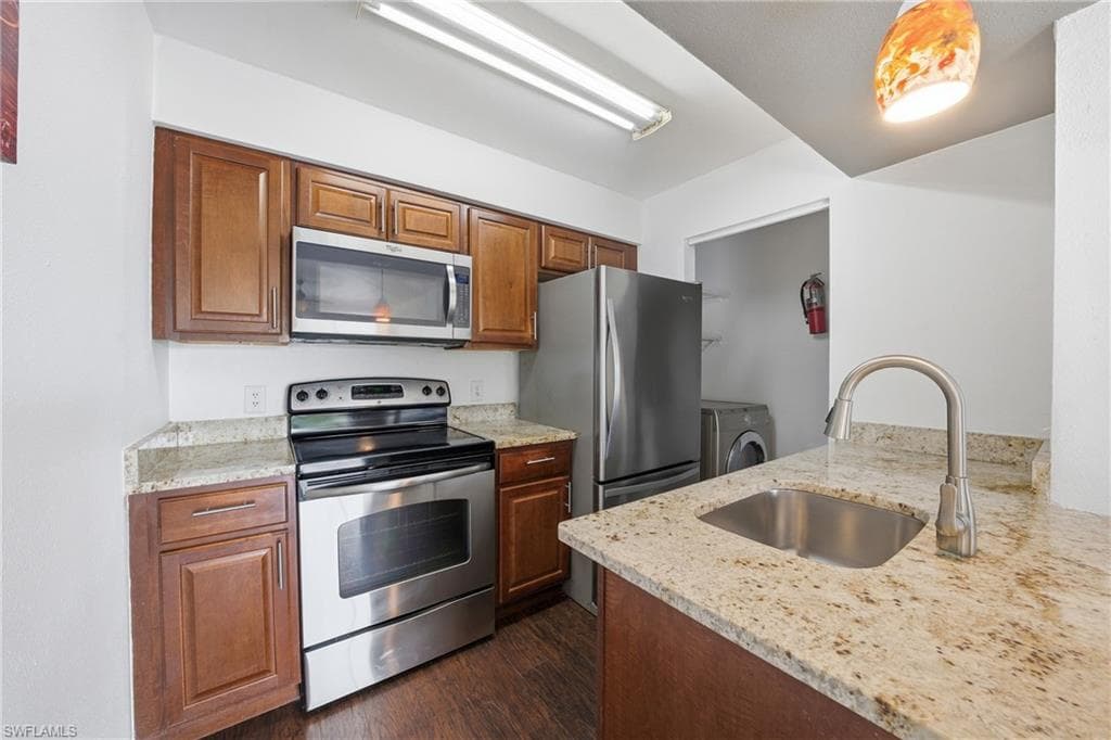 2925 Winkler AVE 920-2