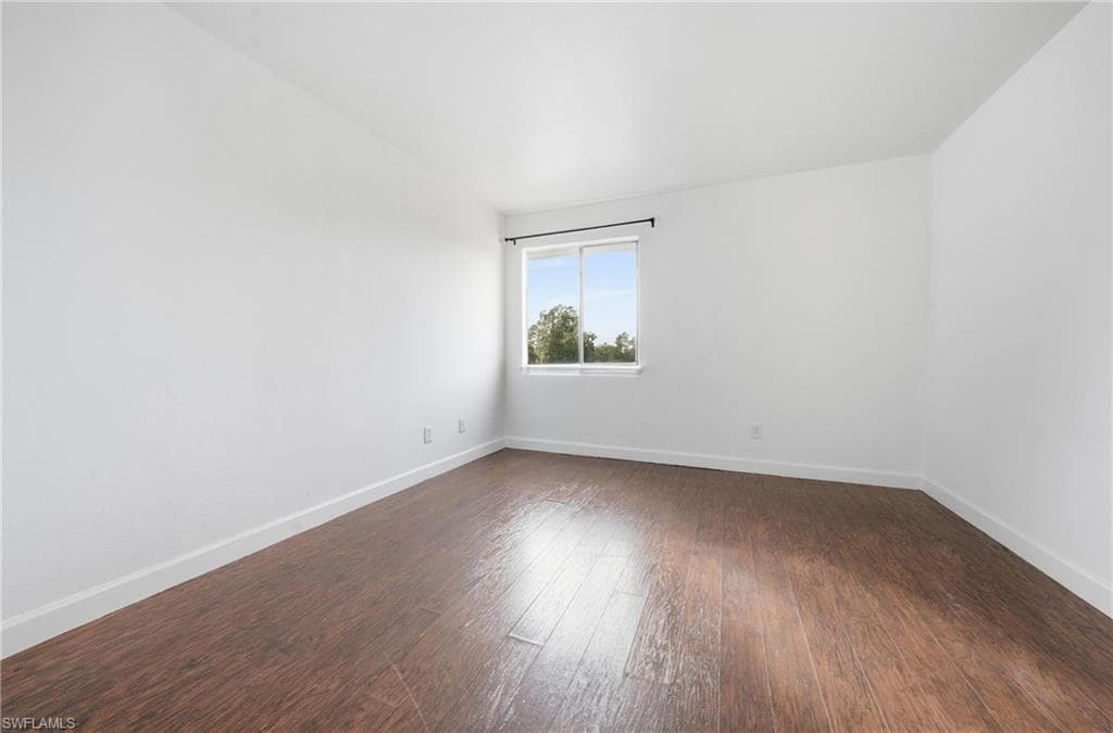 2925 Winkler AVE 920-13