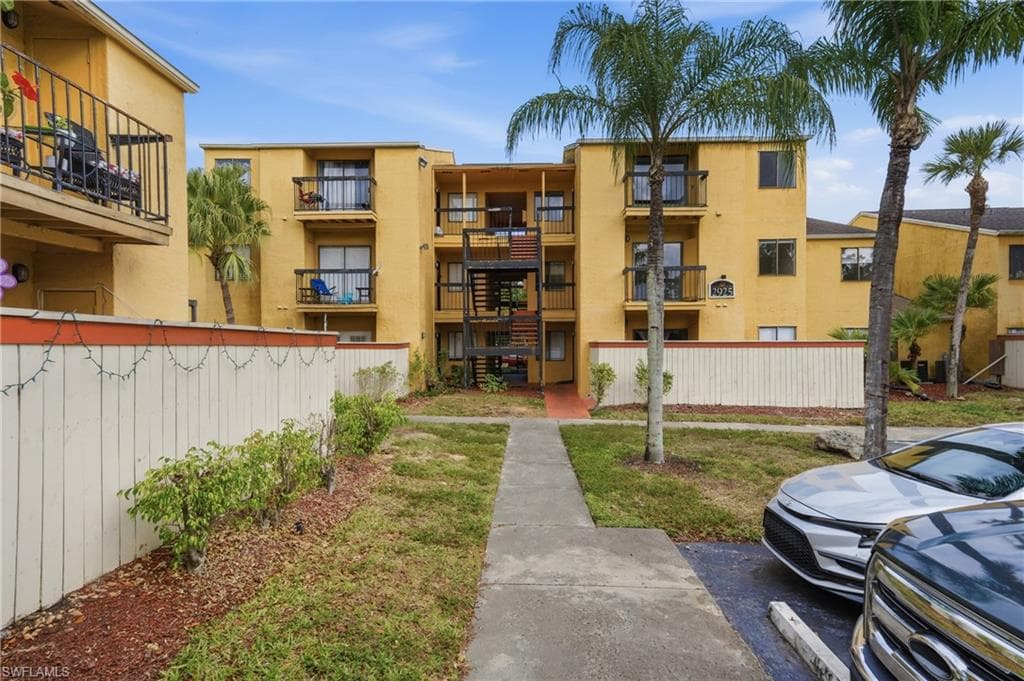 2925 Winkler AVE 920-22