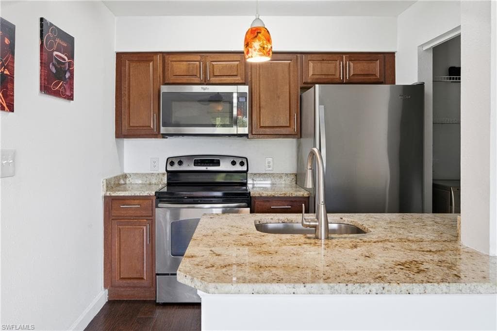 2925 Winkler AVE 920-7