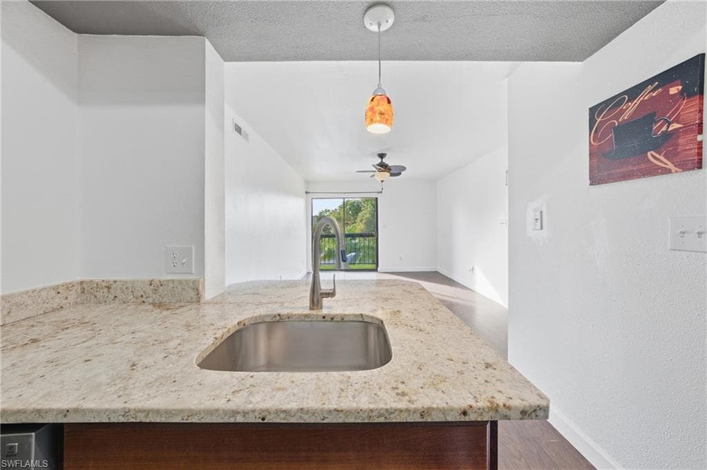 2925 Winkler AVE 920-8