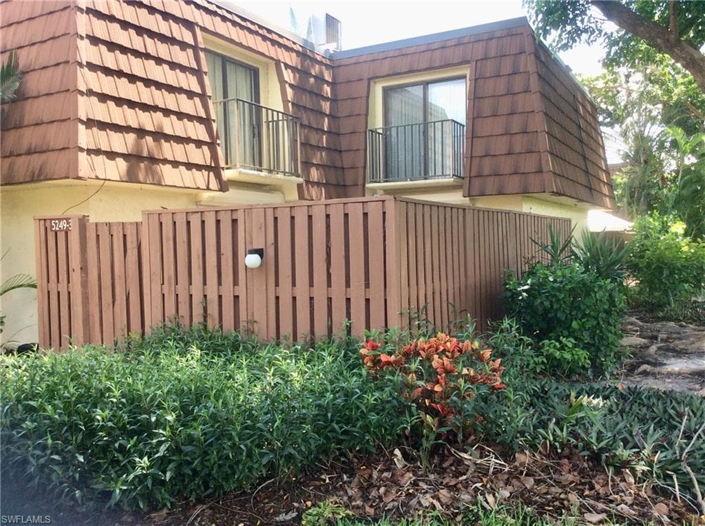 5249 Cedarbend DR 3-1