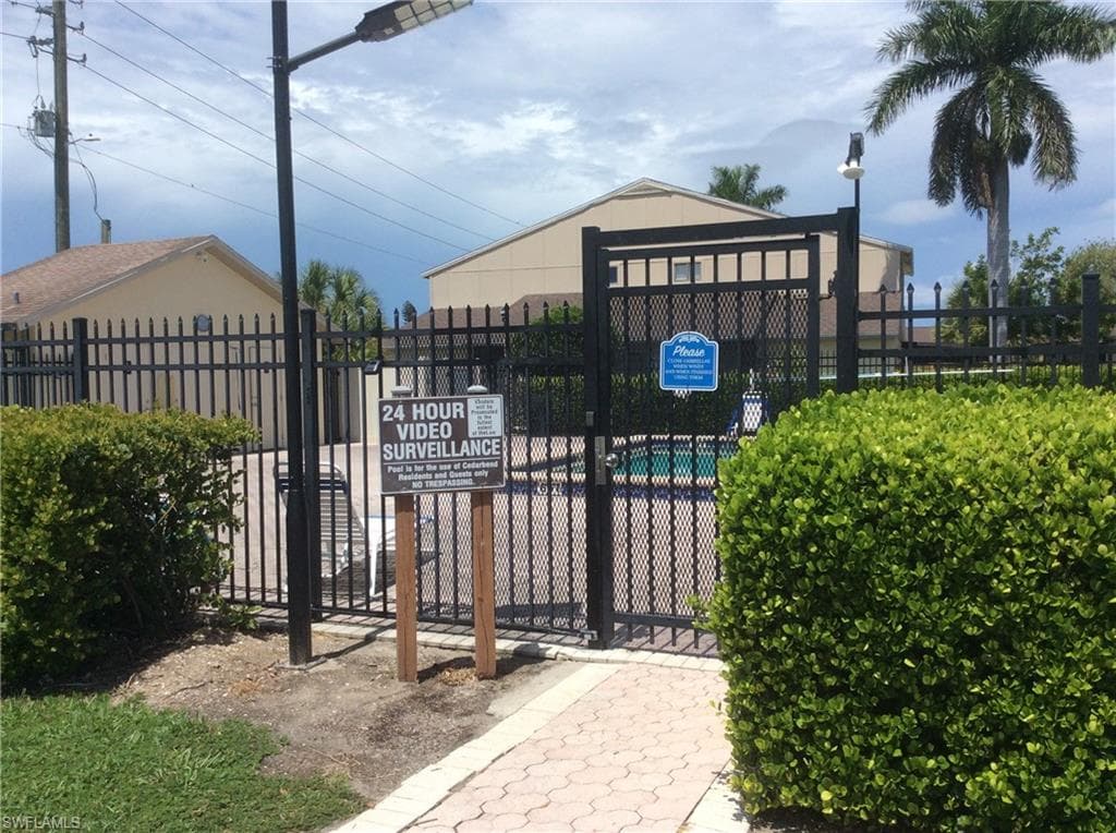 5249 Cedarbend DR 3-19