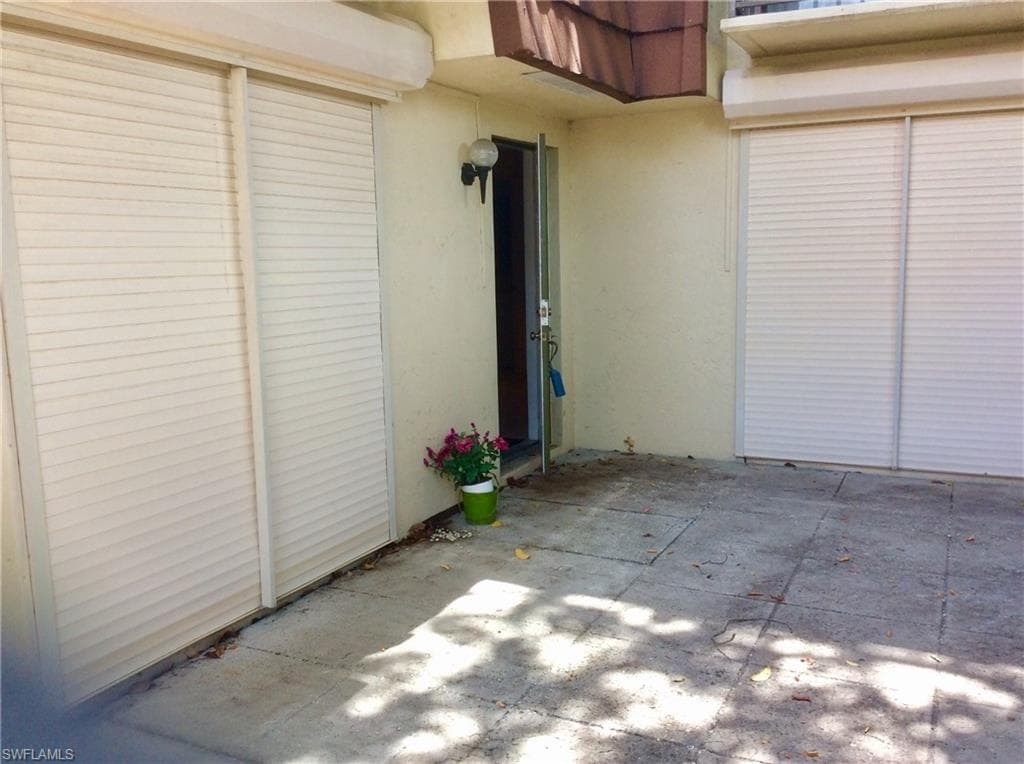 5249 Cedarbend DR 3-4