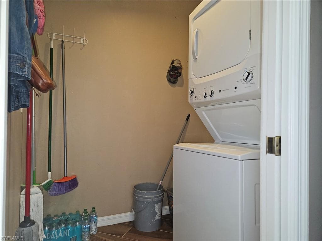 18300 Plumbago CT-17