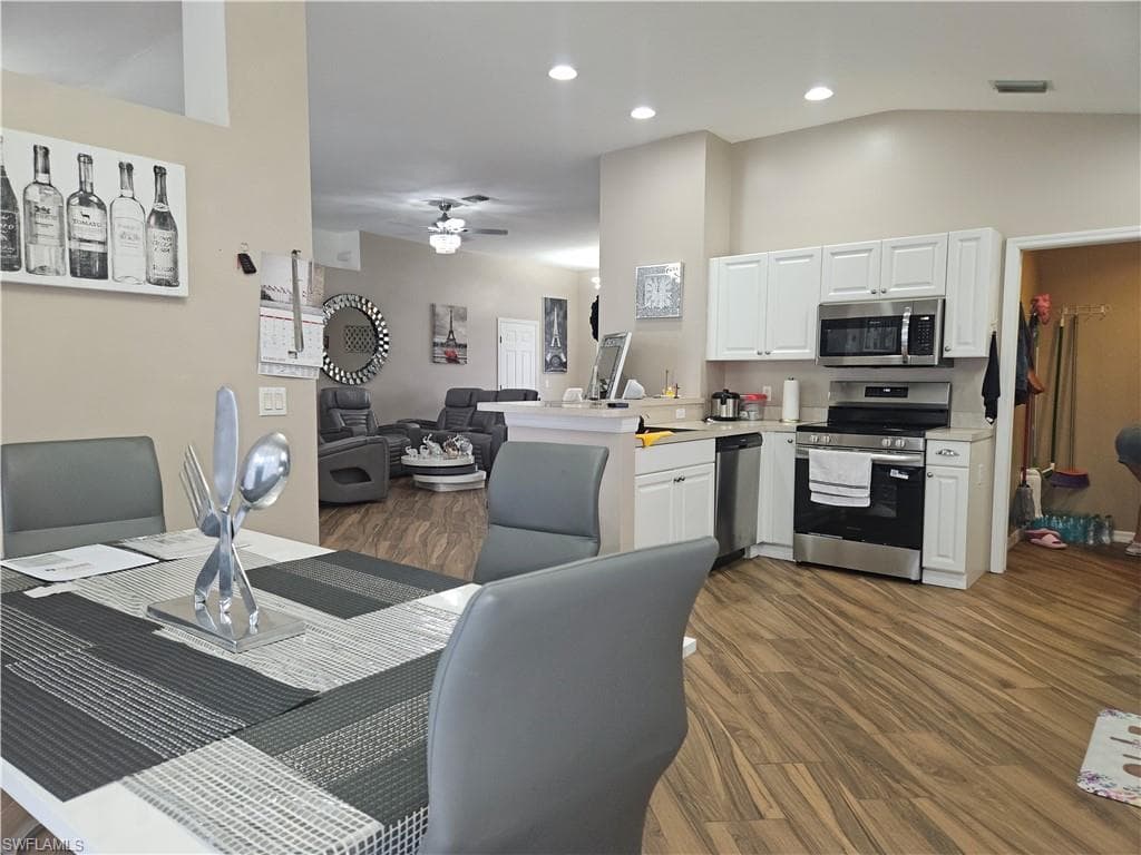 18300 Plumbago CT-16