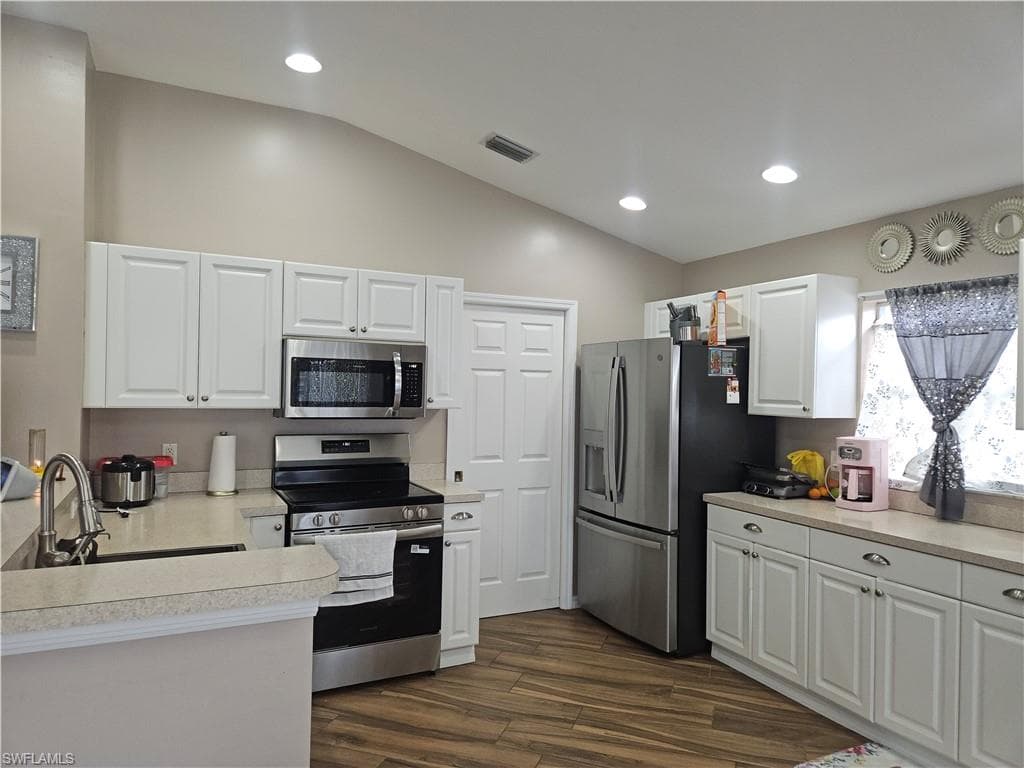 18300 Plumbago CT-12