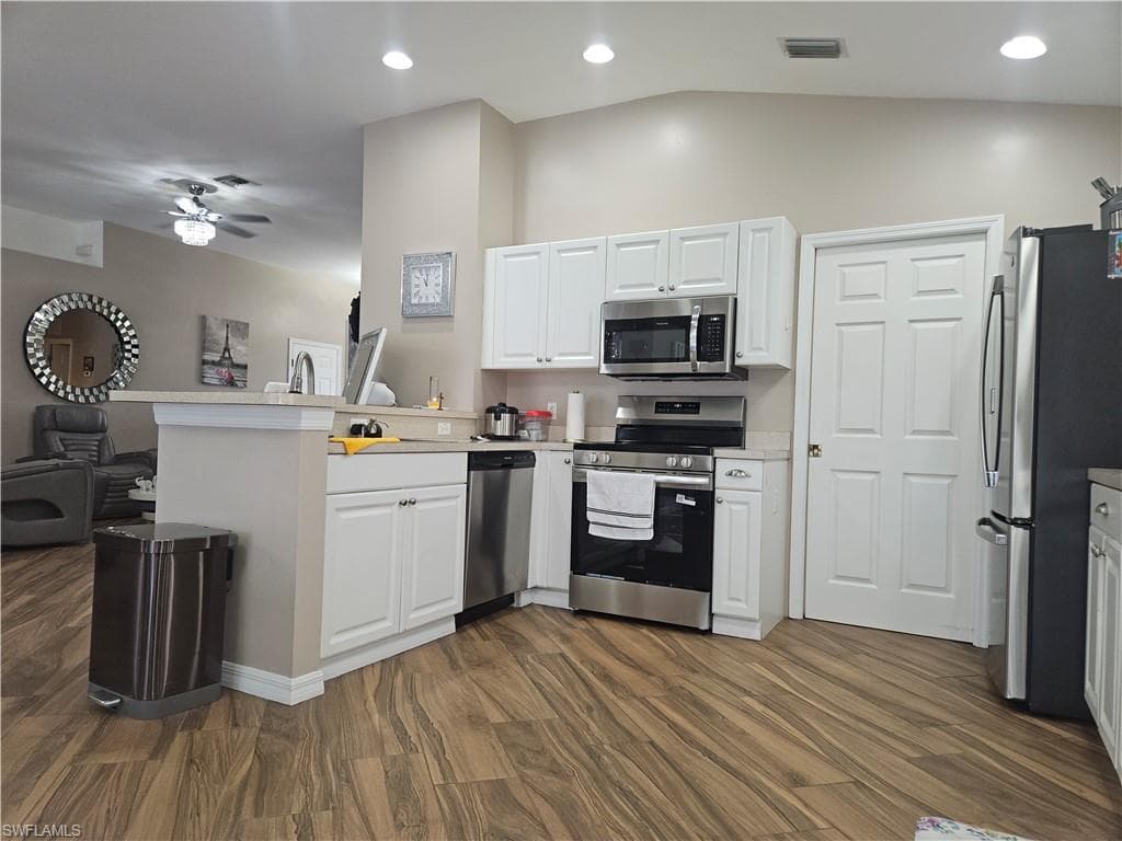 18300 Plumbago CT-18