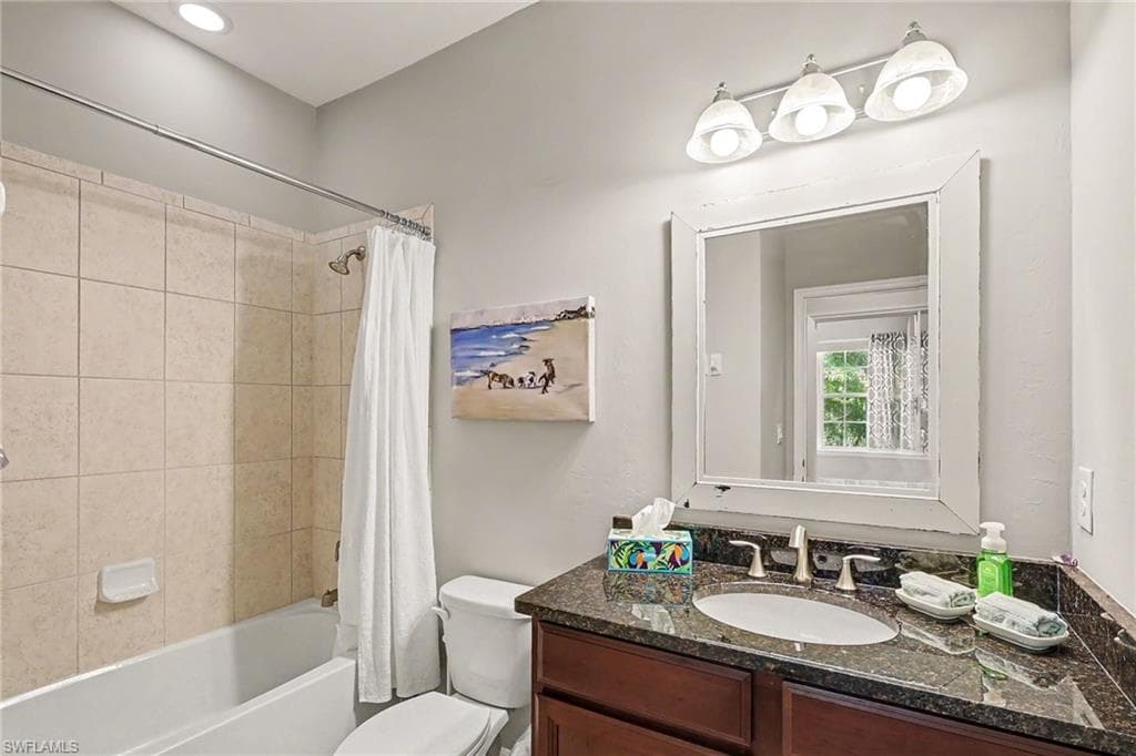 23440 Alamanda DR 201-13