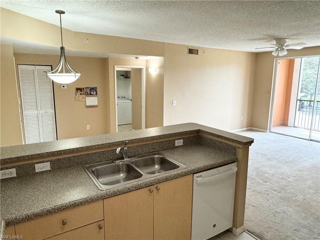 1220 Reserve WAY 205-6