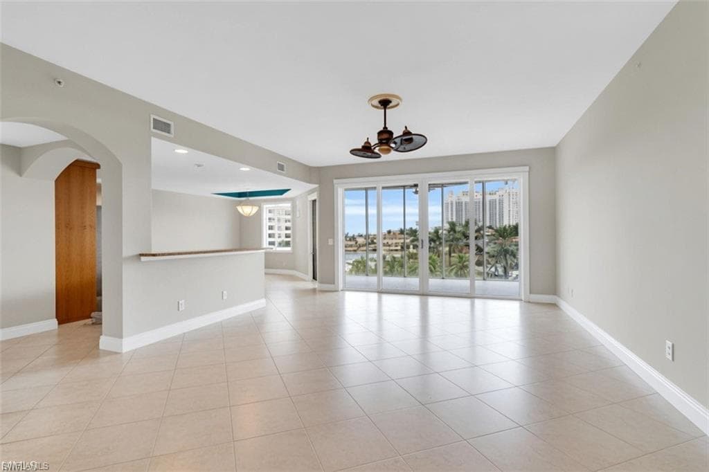 6081 Silver King BLVD 202-11