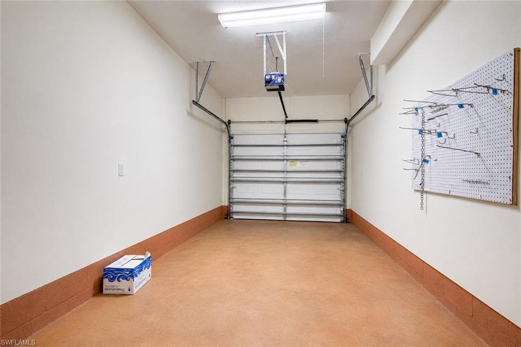 434 Leawood CIR-27