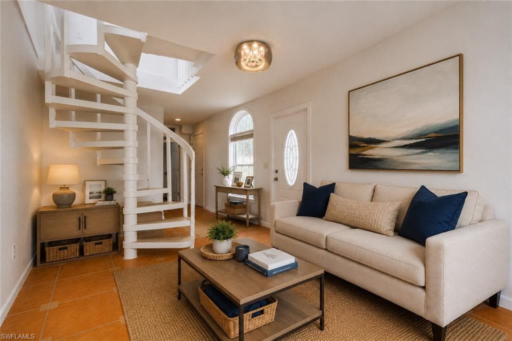 434 Leawood CIR-8