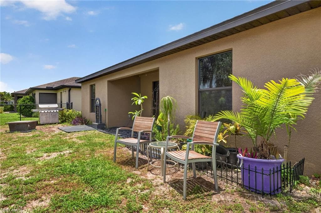 225 Shadow Lakes DR-23