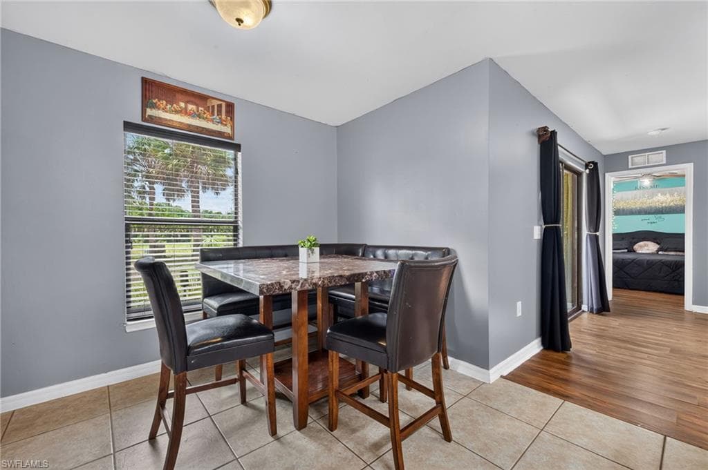 225 Shadow Lakes DR-7