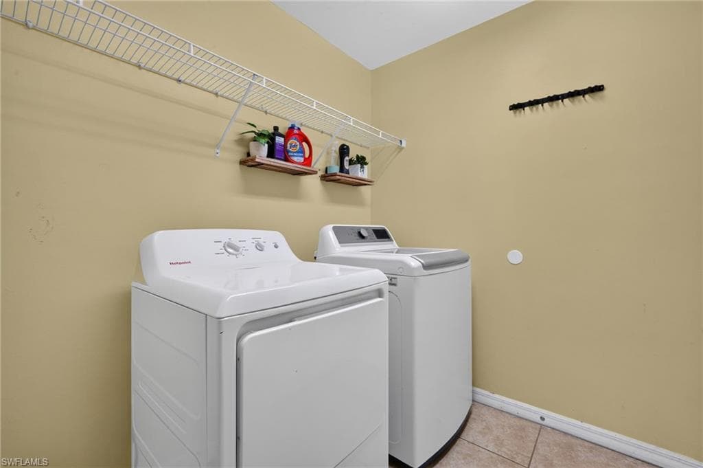 225 Shadow Lakes DR-20