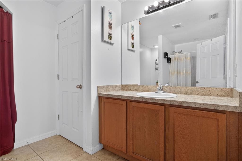 225 Shadow Lakes DR-15