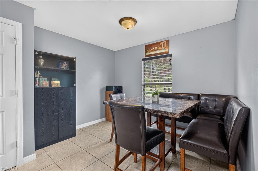 225 Shadow Lakes DR-8