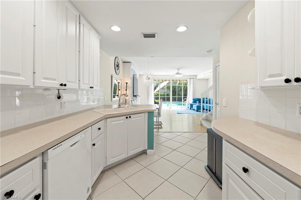 5513 Cove CIR 88-9