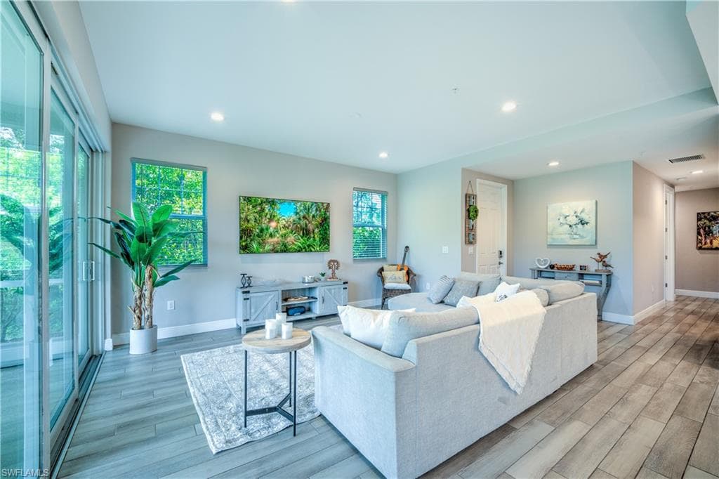 2626 Seychelles CIR 1404-11