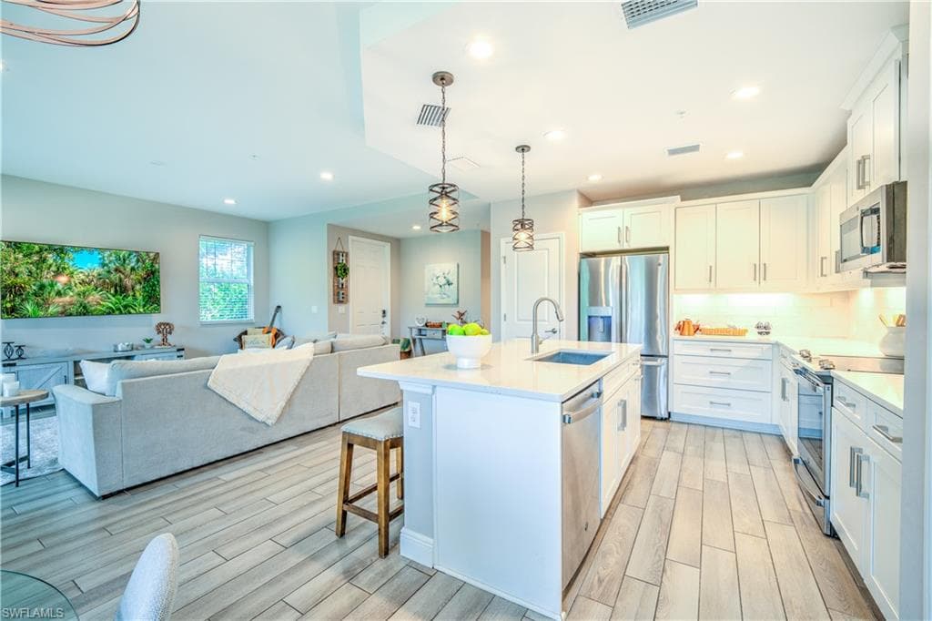 2626 Seychelles CIR 1404-8