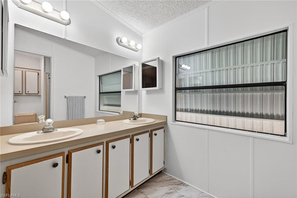 95 Oceans BLVD-20