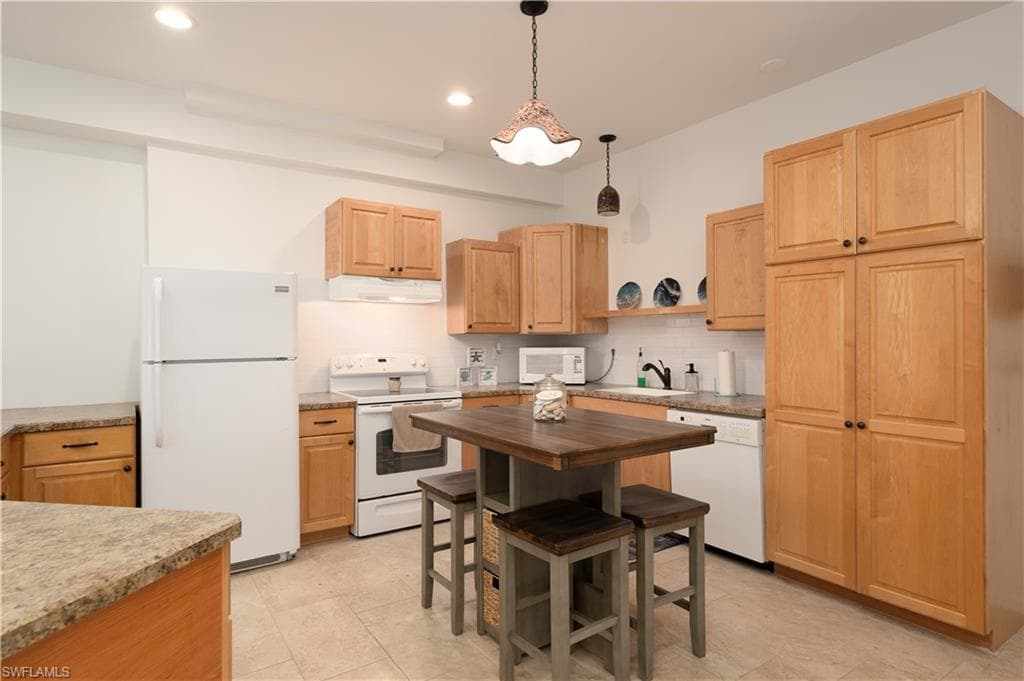 8550 Ebbtide WAY-41