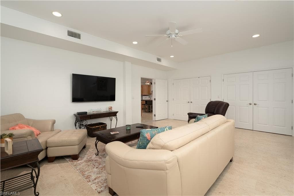 8550 Ebbtide WAY-45