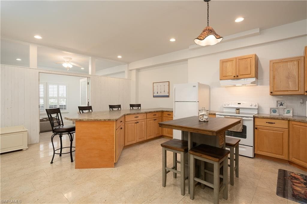 8550 Ebbtide WAY-40