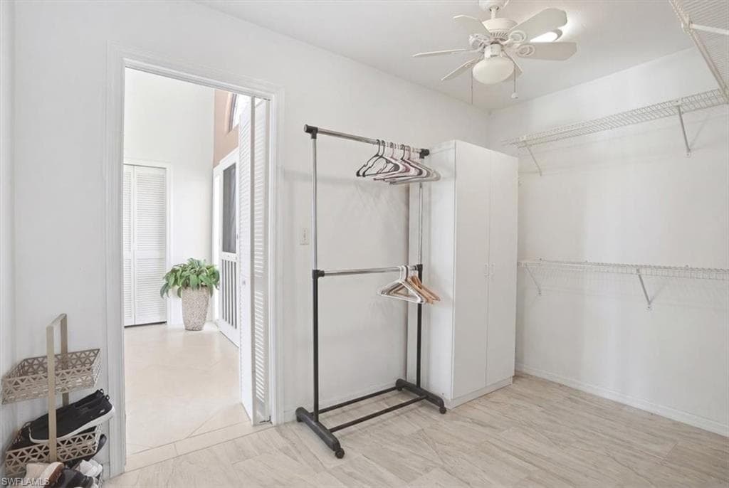 3852 Essex PL-26