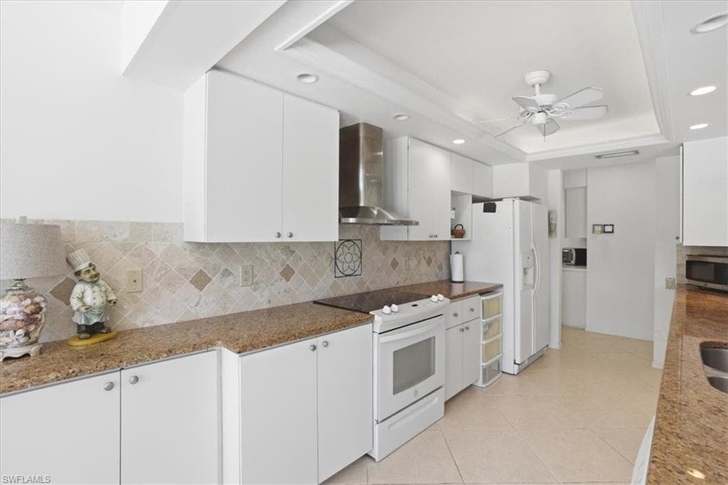 3852 Essex PL-13