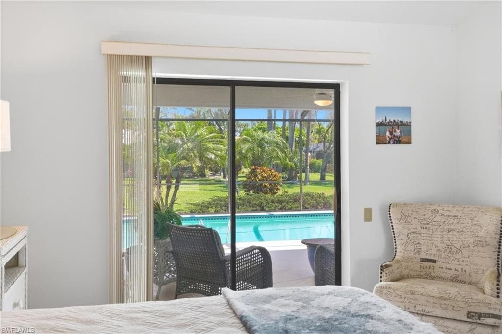 3852 Essex PL-17
