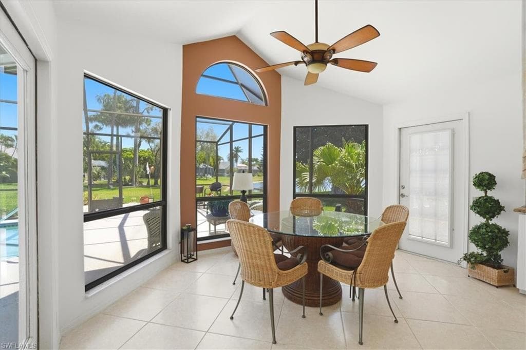 3852 Essex PL-9