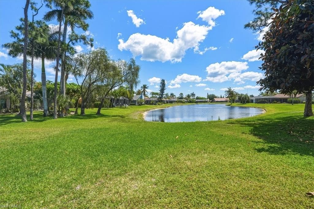 3852 Essex PL-35