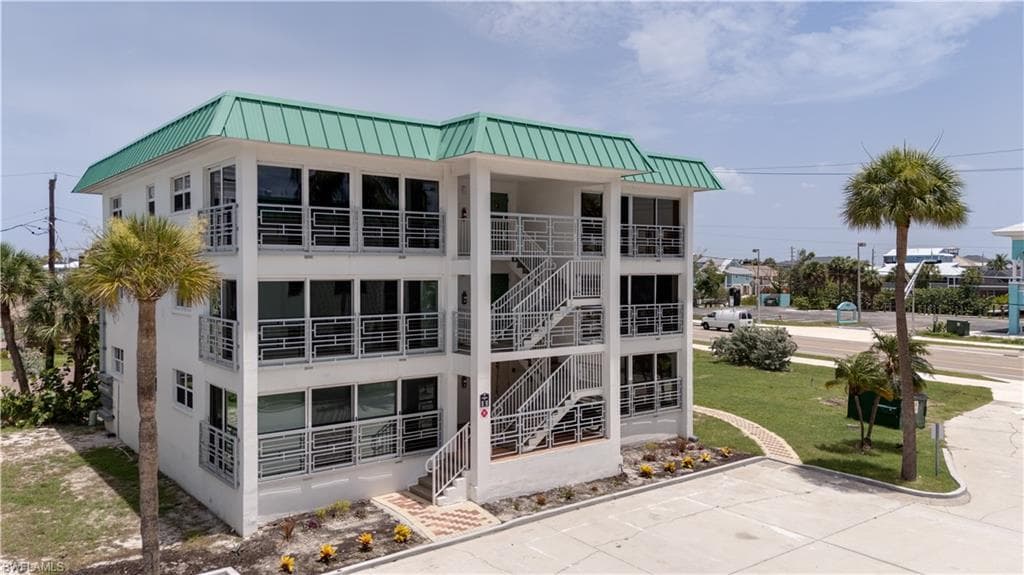 6500 Estero BLVD H302-2