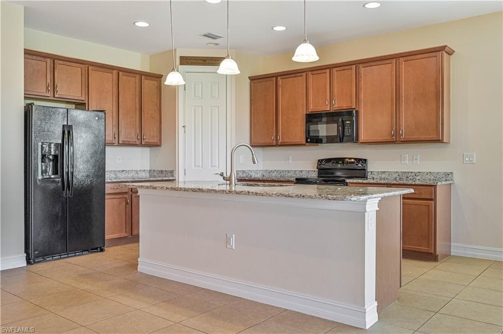3899 Eldon ST-6