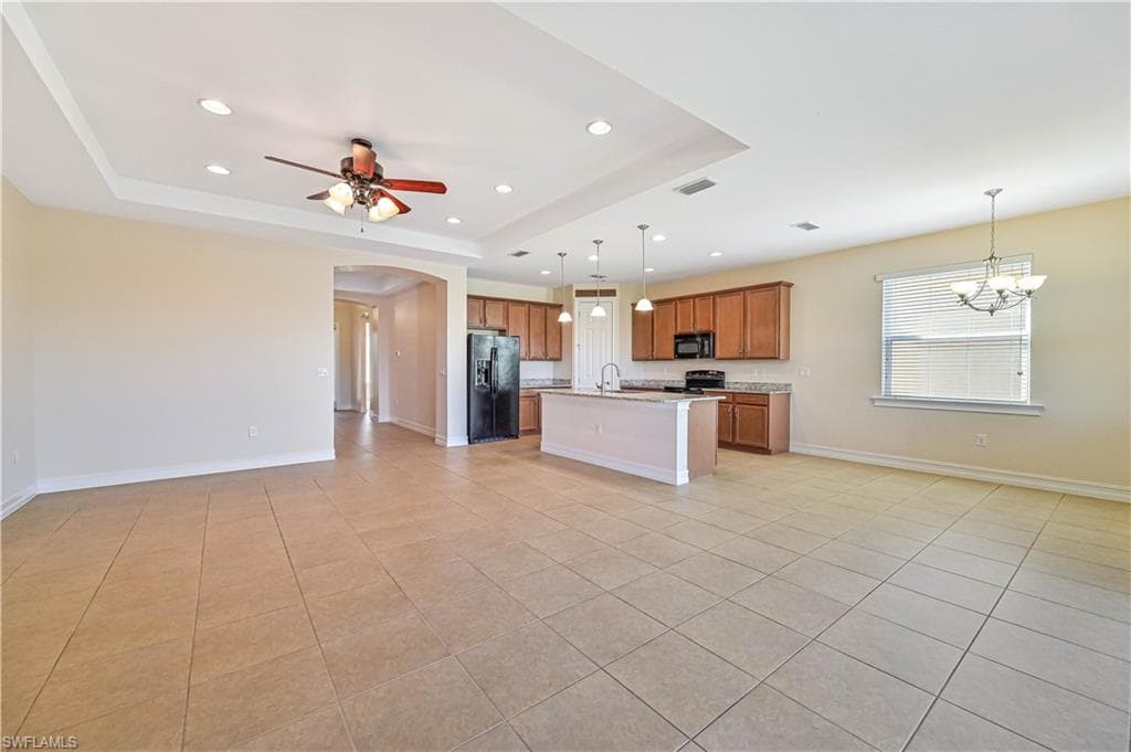 3899 Eldon ST-5