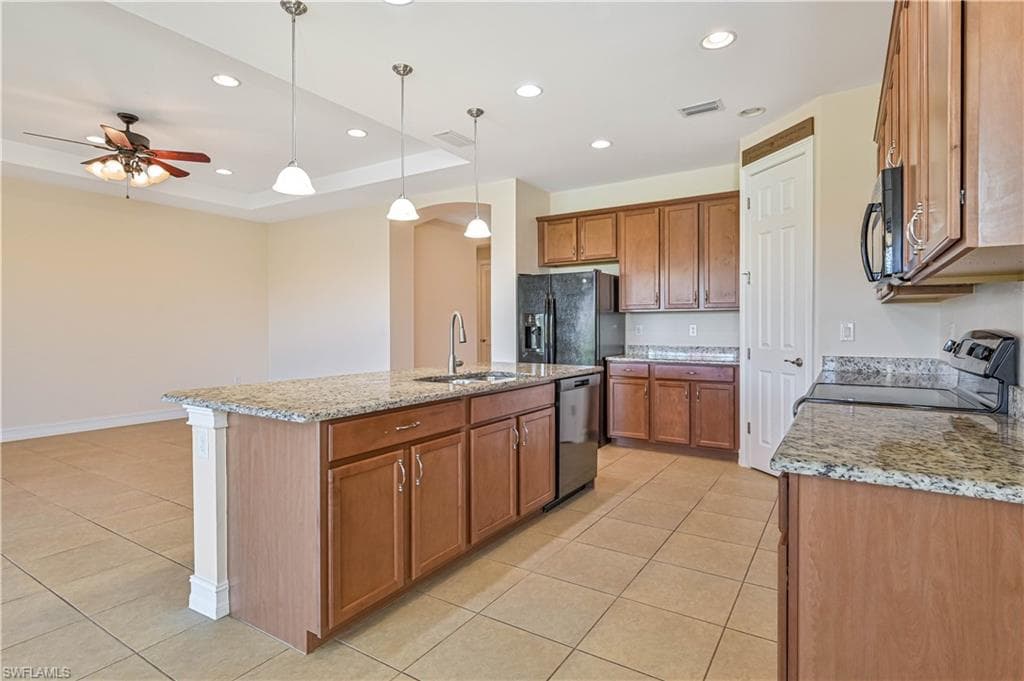 3899 Eldon ST-9