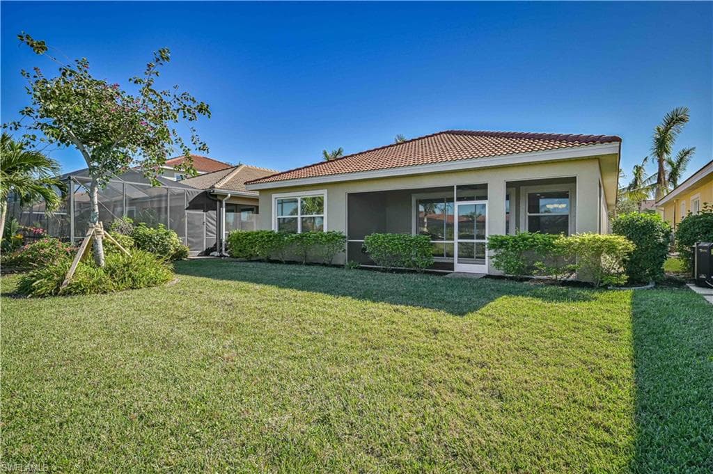 3899 Eldon ST-4